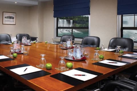 Crowne Plaza Fallsview Boardroom