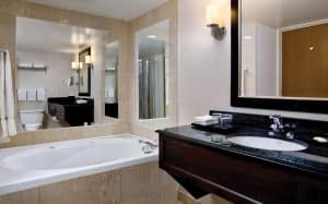 Fallsview King Whirlpool bathroom